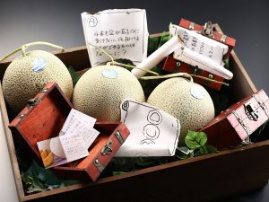 『北海道産赤肉メロン』をプレゼント